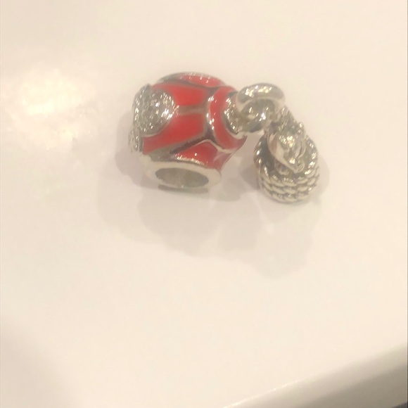 Charm- Red Hot Air Balloon - Picture 2 of 6